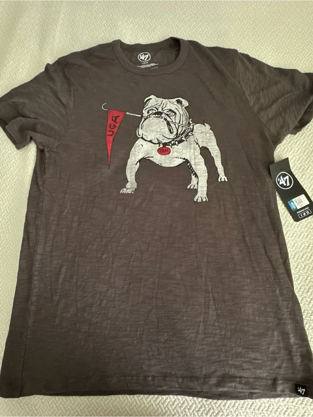 47 Men's Charcoal Bulldog Graphic T-Shirt - UGA NEW with tag SZ large